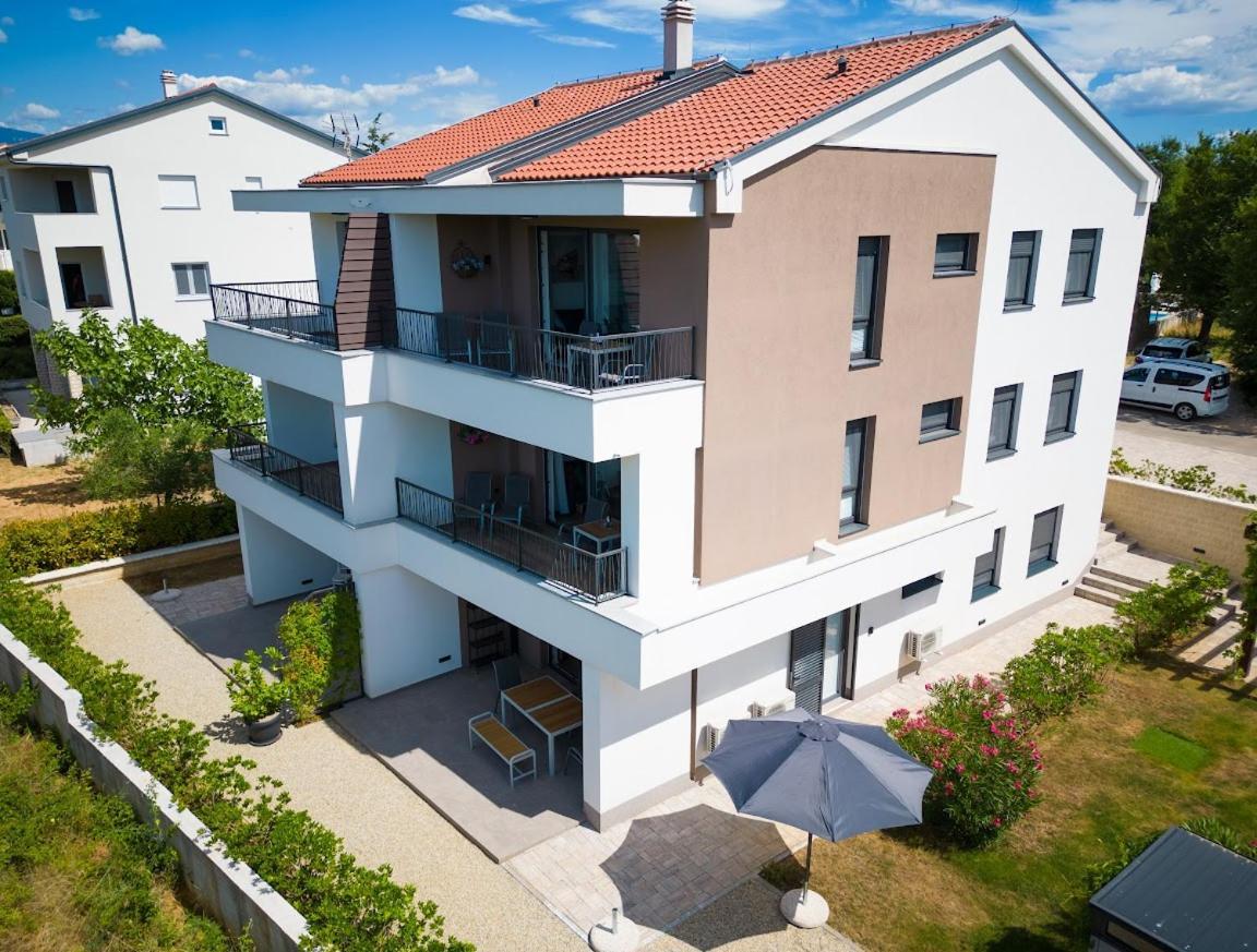 Vila Primorka Apartmani Oleander Šilo Exteriör bild