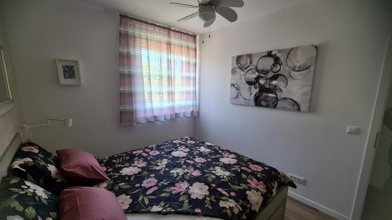 Vila Primorka Apartmani Oleander Šilo Exteriör bild