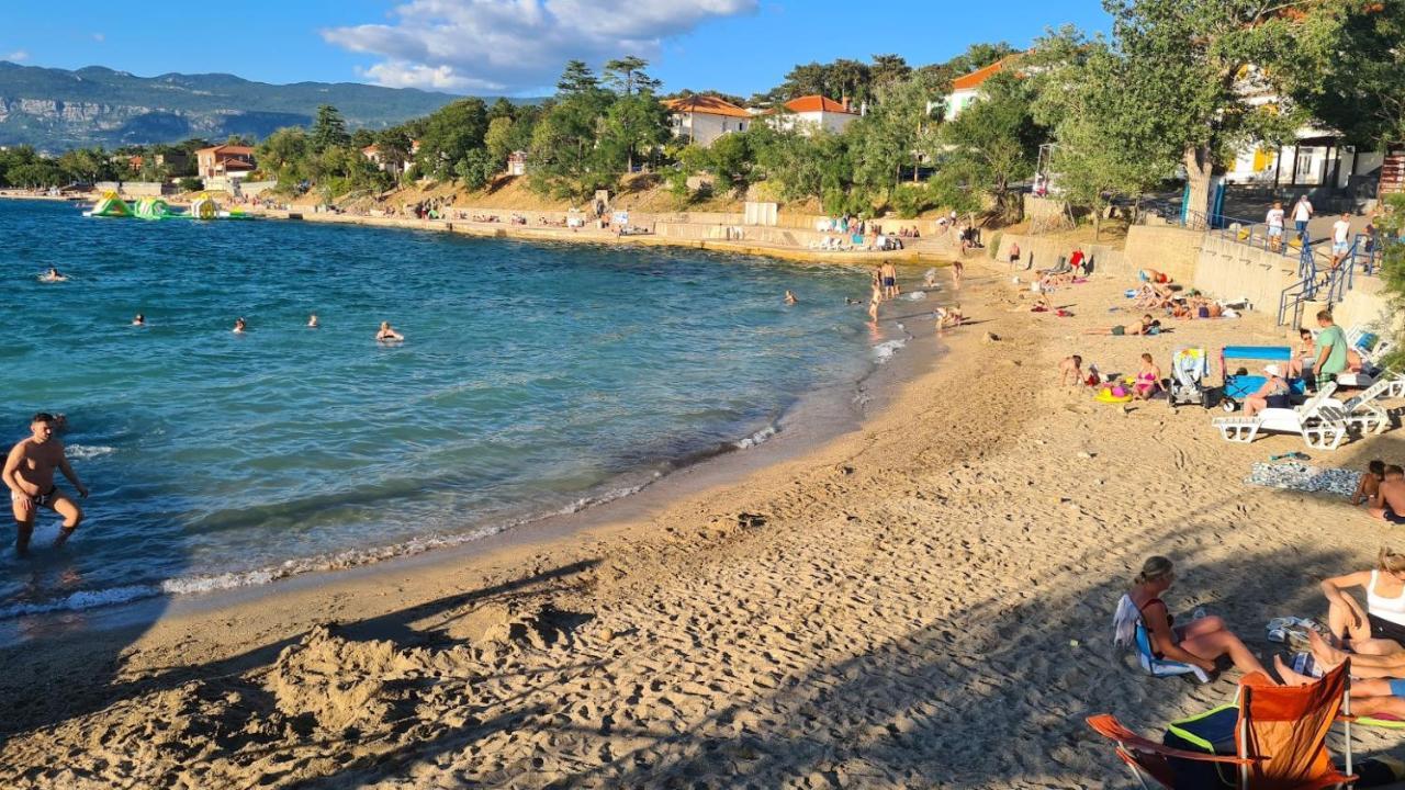 Vila Primorka Apartmani Oleander Šilo Exteriör bild
