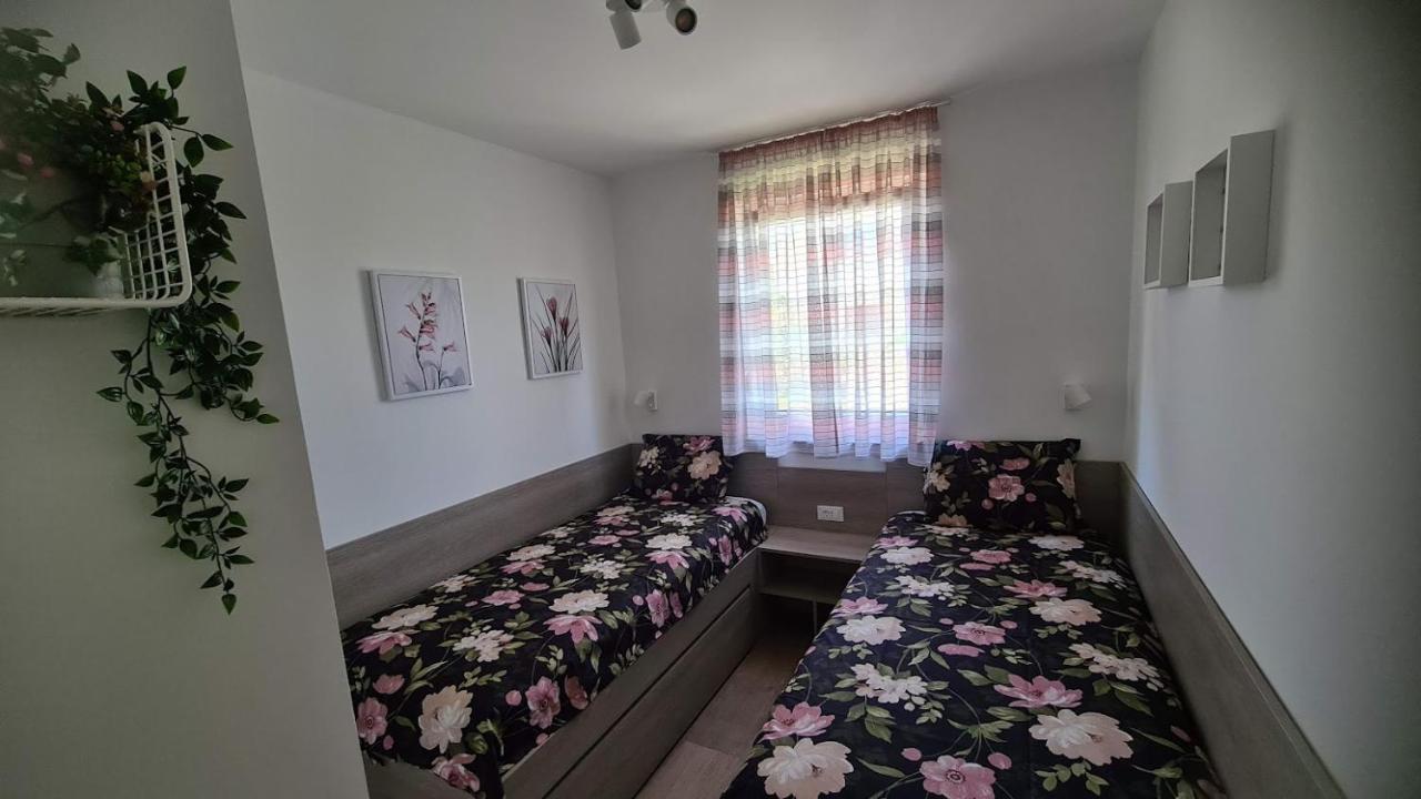 Vila Primorka Apartmani Oleander Šilo Exteriör bild