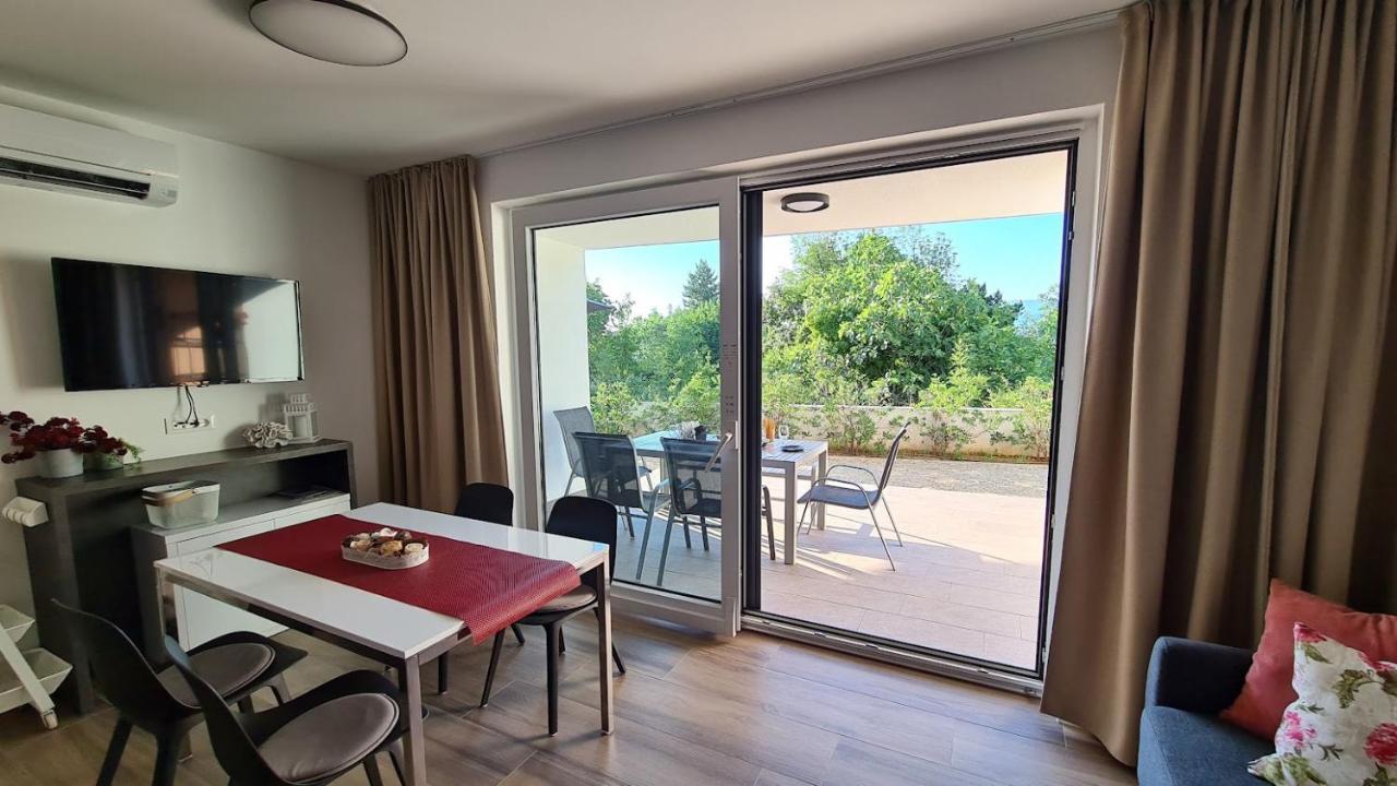 Vila Primorka Apartmani Oleander Šilo Exteriör bild