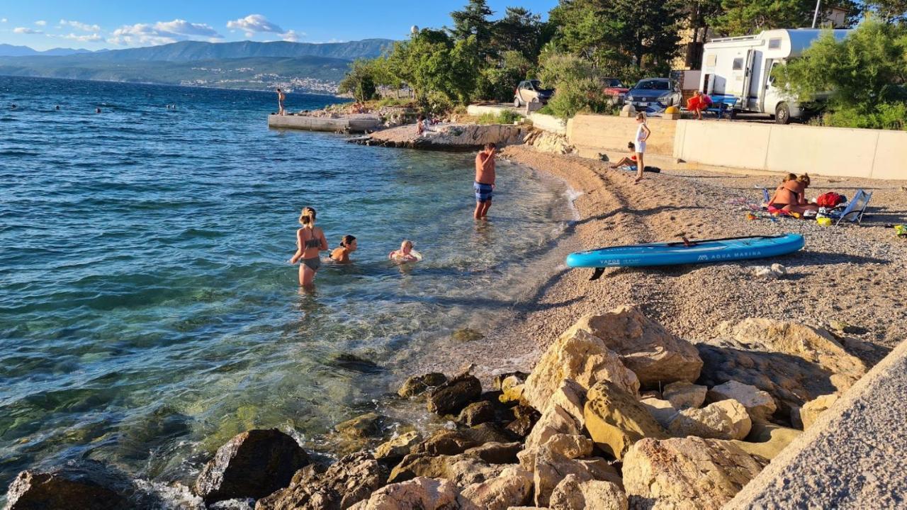 Vila Primorka Apartmani Oleander Šilo Exteriör bild